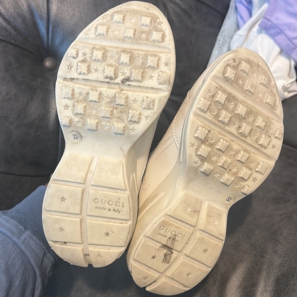 size 32 Gucci sneaker one shoe clean and they back to new barely worn authentic - Picture 3 of 3